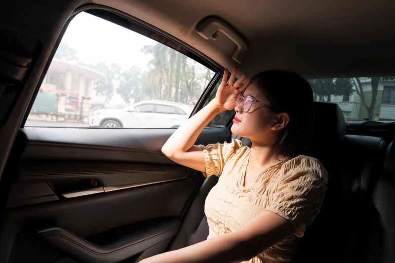 Ánh nắng trở thành nỗi ám ảnh cho nững người ngồi trên ô tô