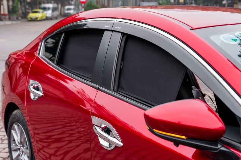 Hình ảnh rèm che nắng KATA lắp đặt xong cho xe khách hàng