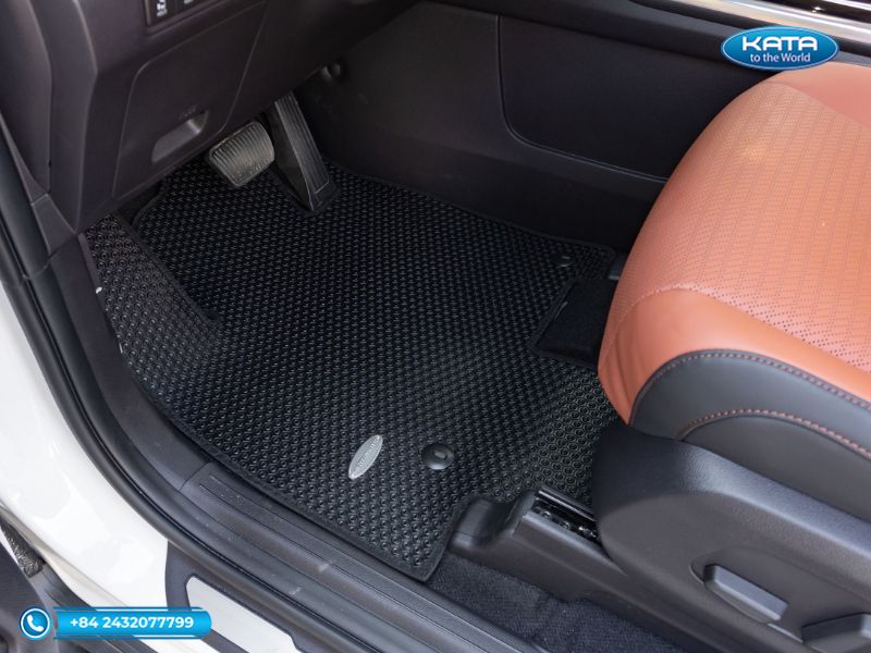 Thảm lót sàn ô tô Kia Carnival 2024 màu đen ghế lái 