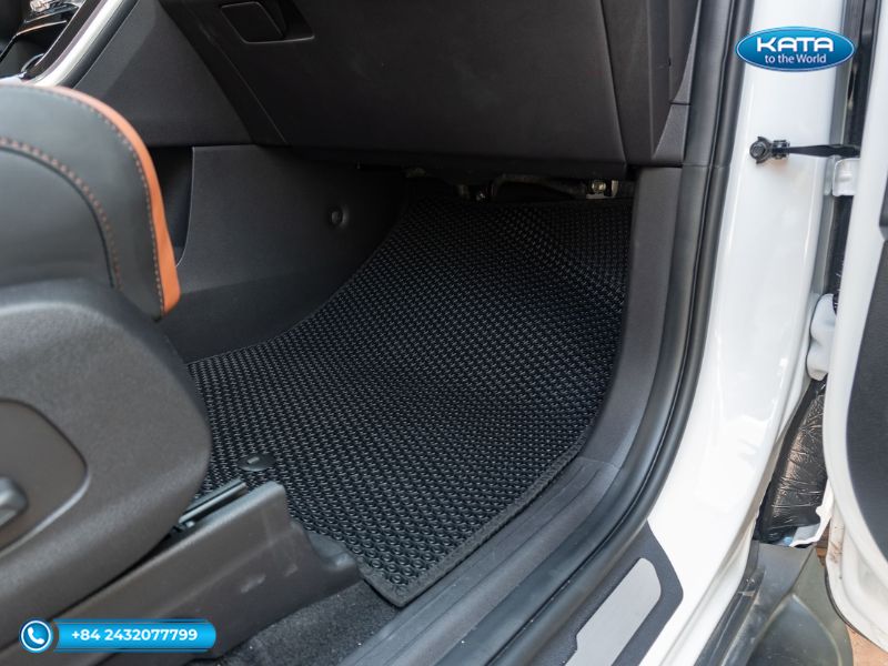 Thảm lót sàn ô tô Kia Carnival 2024 màu đen ghế phụ