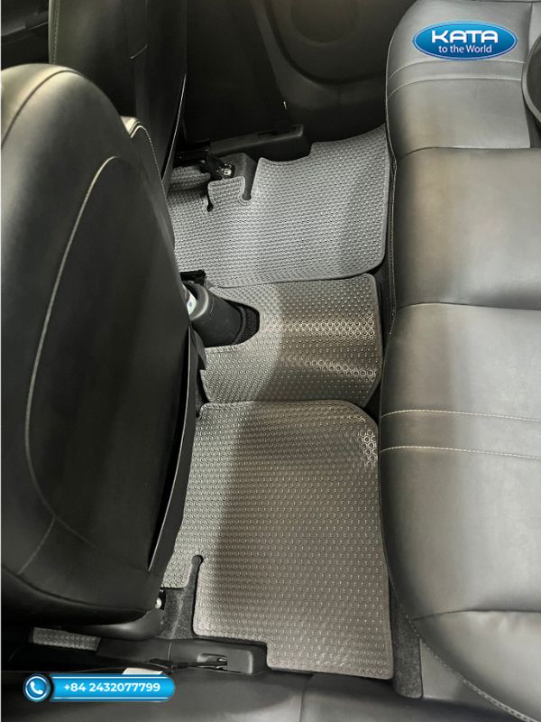 Thảm lót sàn ô tô Land Rover Defender 2.0 110 HSE 2024 màu đen ghế hàng 2