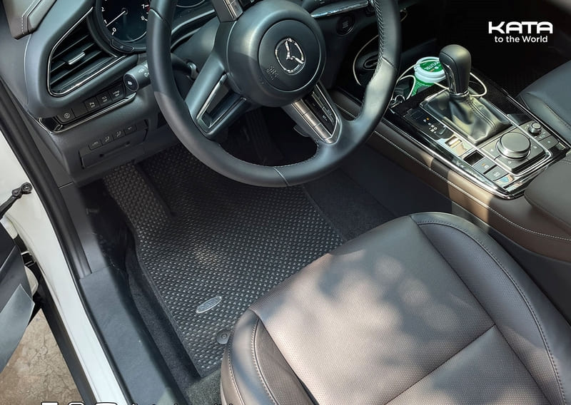 Thảm lót sàn ô tô Mazda CX-30 2024 màu đen ghế lái