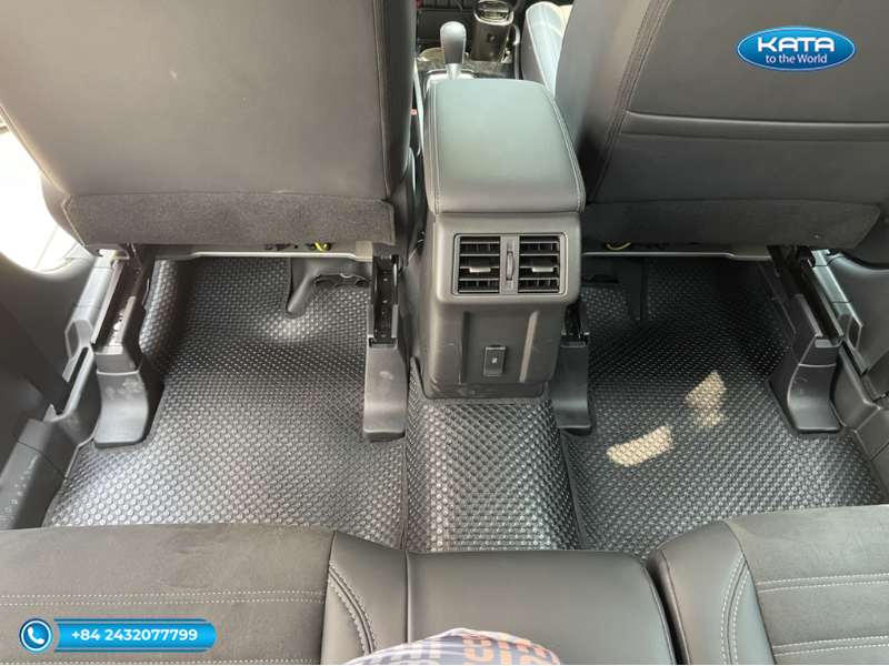 Thảm lót sàn ô tô Mitsubishi Outlander màu đen ghế hàng 2 
