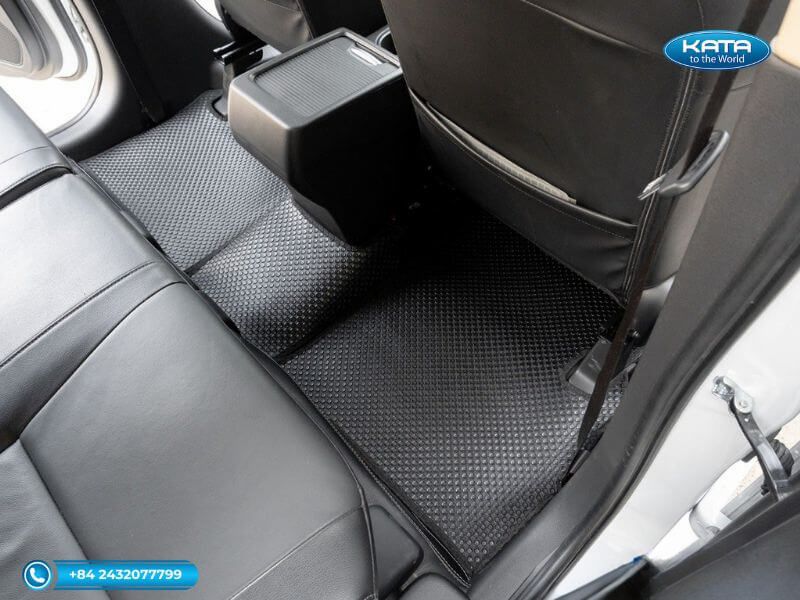 Thảm lót sàn ô tô Mitsubishi Pajero màu đen ghế hàng 2