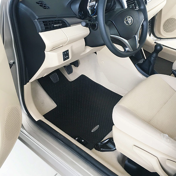 Thảm trải sàn ô tô màu đen xe Toyota Vios