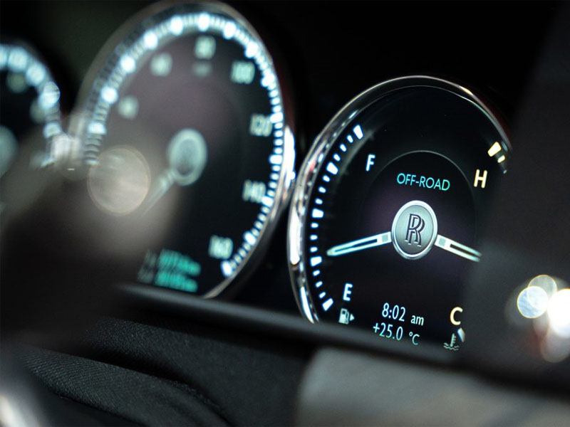 Động cơ vận hành êm ái nhưng không kém phần mạnh mẽ